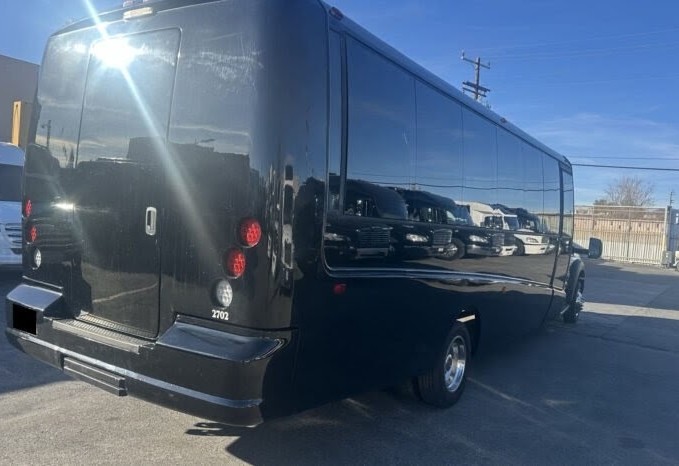 2016 Ford F-550 Executive Shuttle