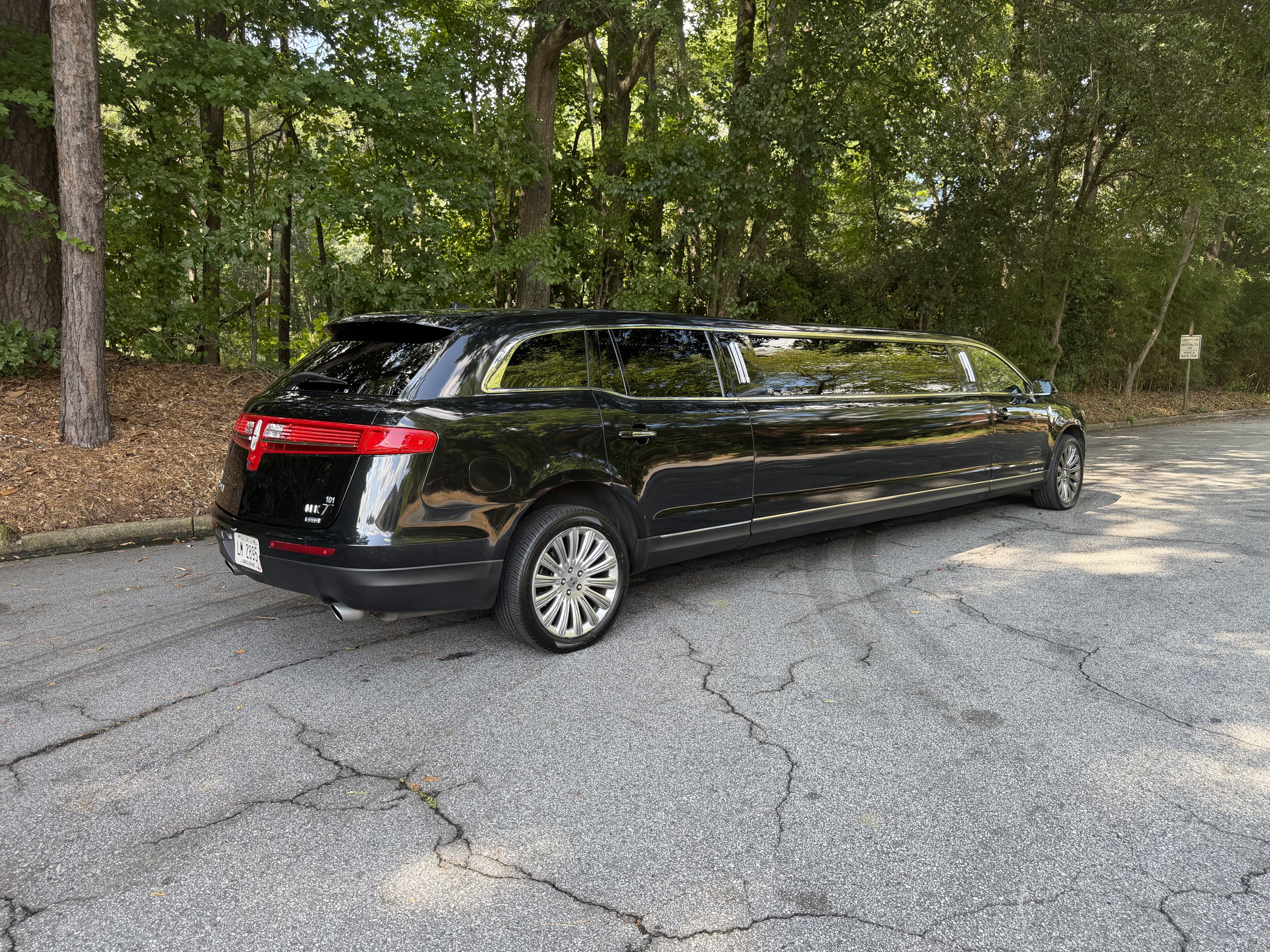 2014 Lincoln MKT Stretch Limo