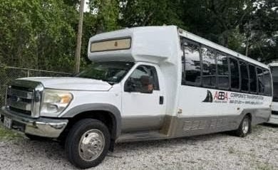 Premium 2013 Ford F-550 28-Passenger Diesel Shuttle Bus