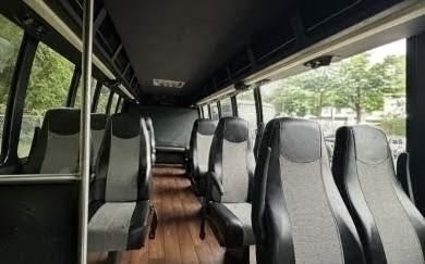 Premium 2013 Ford F-550 28-Passenger Diesel Shuttle Bus