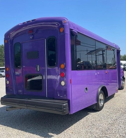 2015 Chevrolet Express 4500 Wheelchair-Accessible Bus