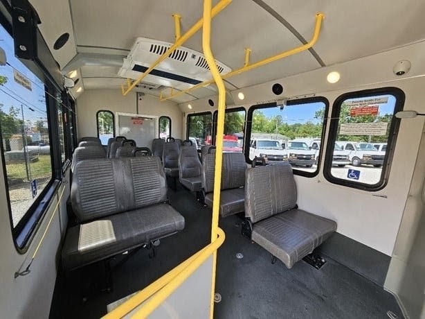 2015 Chevrolet Express 4500 Wheelchair-Accessible Bus