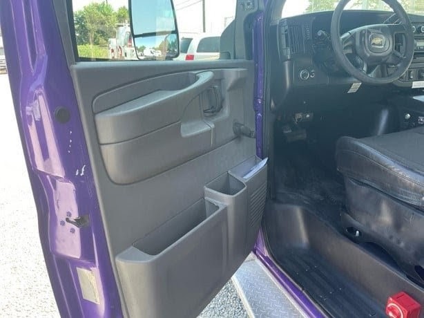 2015 Chevrolet Express 4500 Wheelchair-Accessible Bus