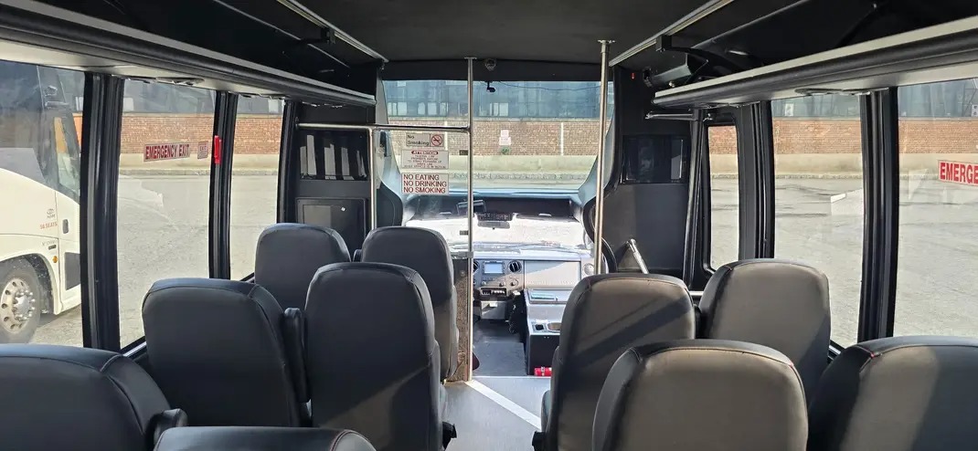 2016 Ford F-550 Grech GM33 – 27-Passenger Diesel Shuttle Bus
