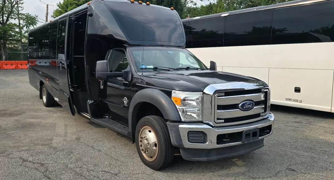 2016 Ford F-550 Grech GM33 – 27-Passenger Diesel Shuttle Bus