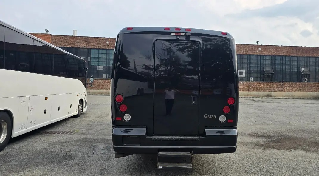 2016 Ford F-550 Grech GM33 – 27-Passenger Diesel Shuttle Bus