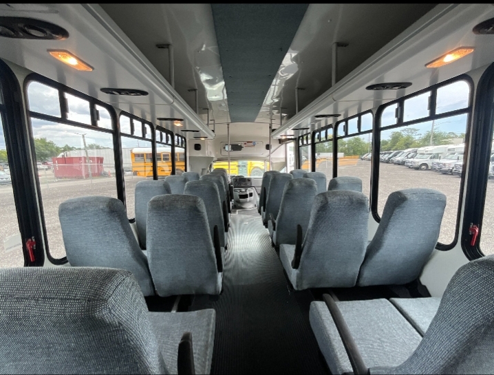 2013 Ford E-450 Shuttle Bus