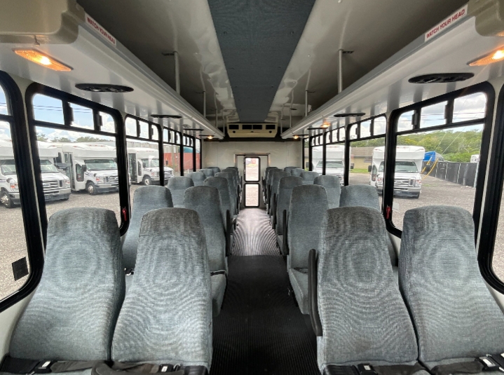 2013 Ford E-450 Shuttle Bus