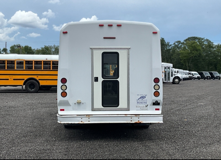 2013 Ford E-450 Shuttle Bus
