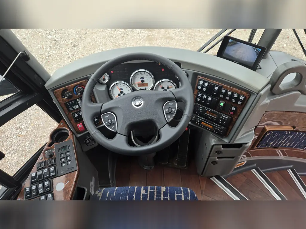 Used 2014 MCI J4500 Bus