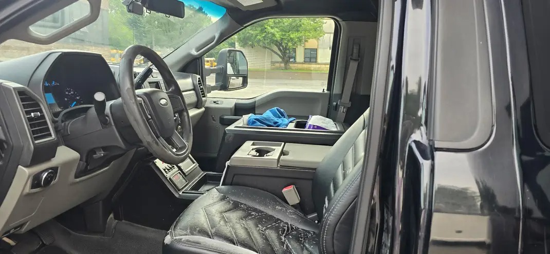 2018 Ford F-550 Grech GM33 – Diesel 27-Passenger Shuttle Bus