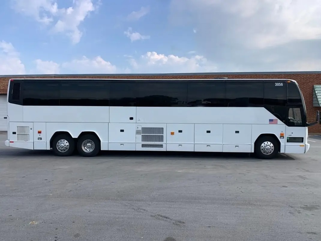 2006 Prevost H3-45 Motorcoach with Detroit Diesel Engine