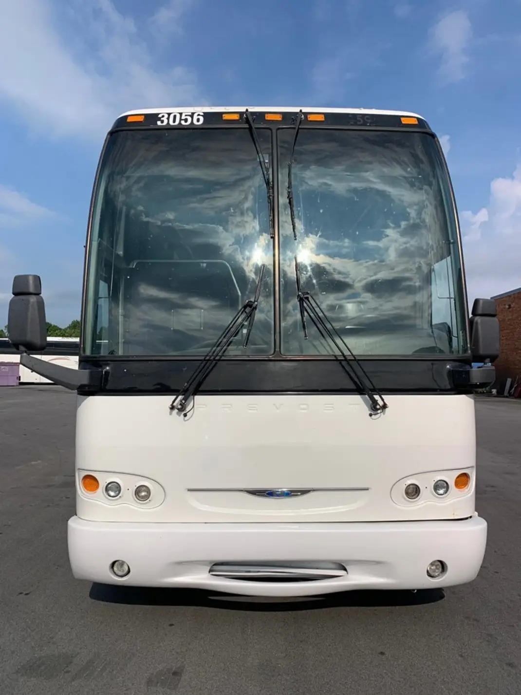 2006 Prevost H3-45 Motorcoach with Detroit Diesel Engine
