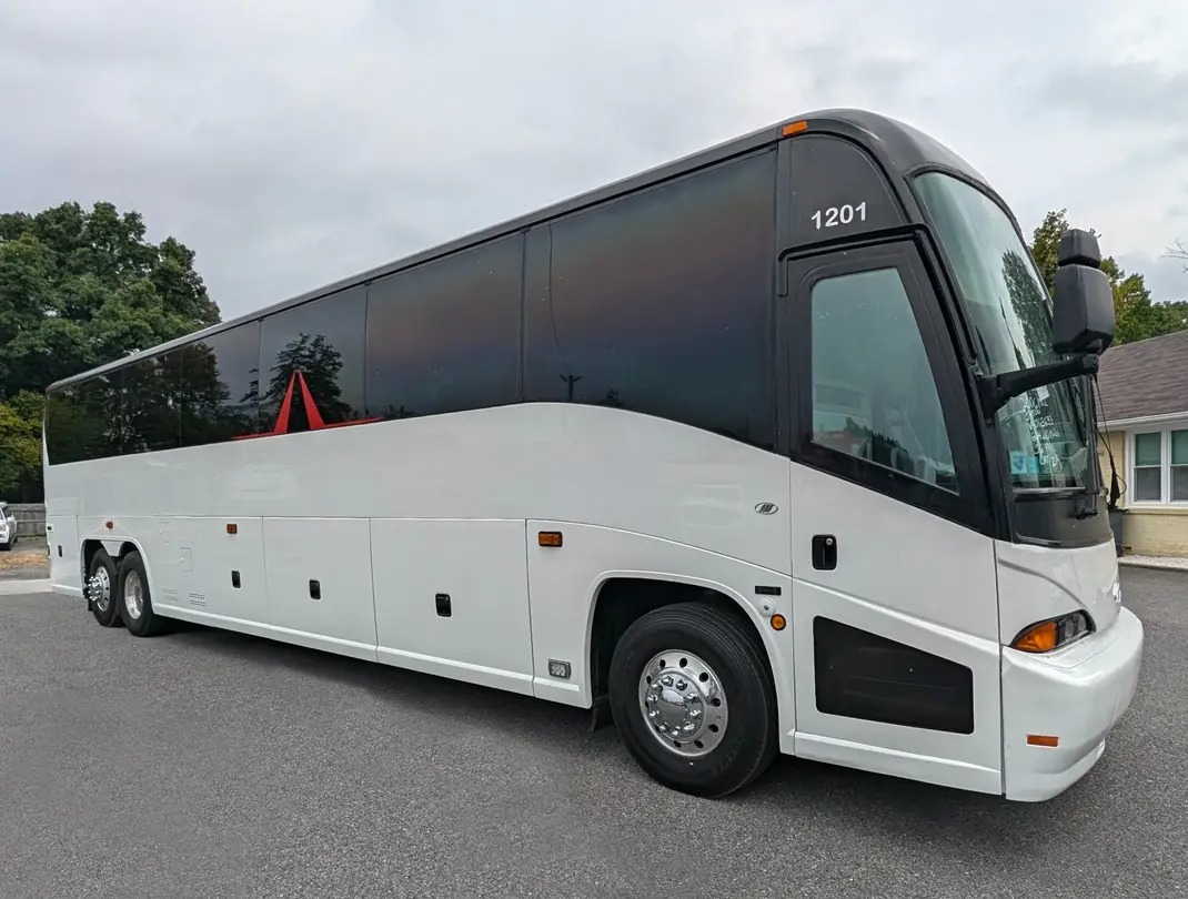 Well-Maintained 2006 MCI J4500 56-Passenger Bus