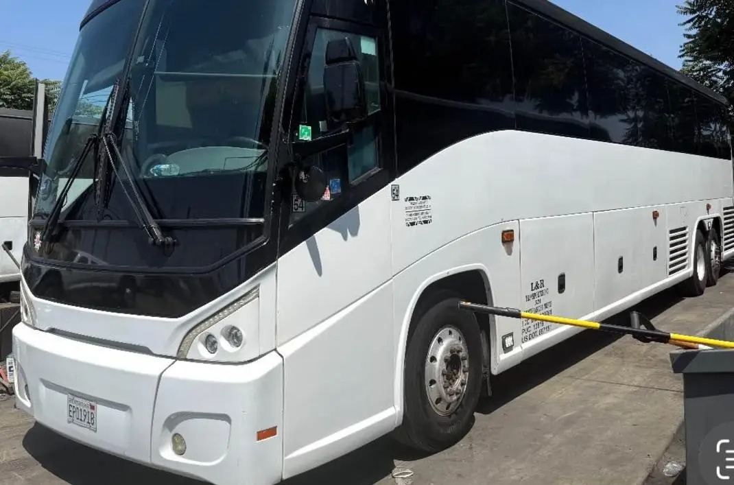 2013 MCI J4500 Motorcoach – Well-Equipped Diesel Coach