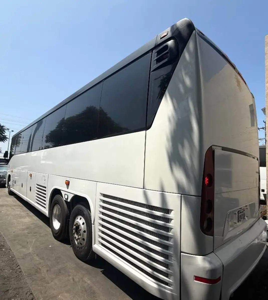2013 MCI J4500 Motorcoach – Well-Equipped Diesel Coach