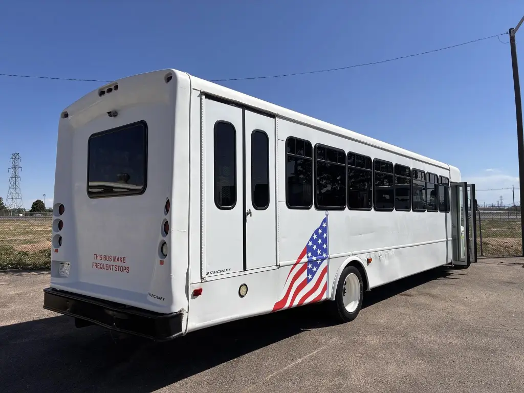 2013 International 3200 Shuttle Bus