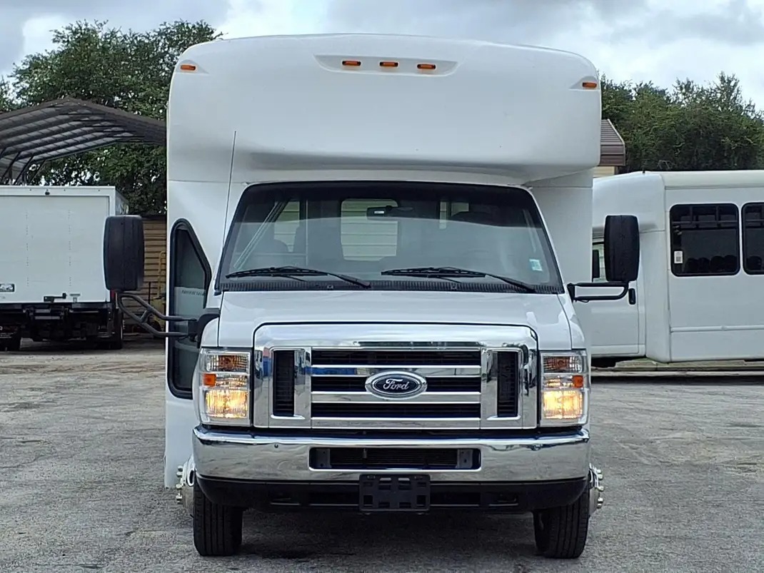 Well-Maintained 2019 Ford E-450 21-Passenger Shuttle Bus