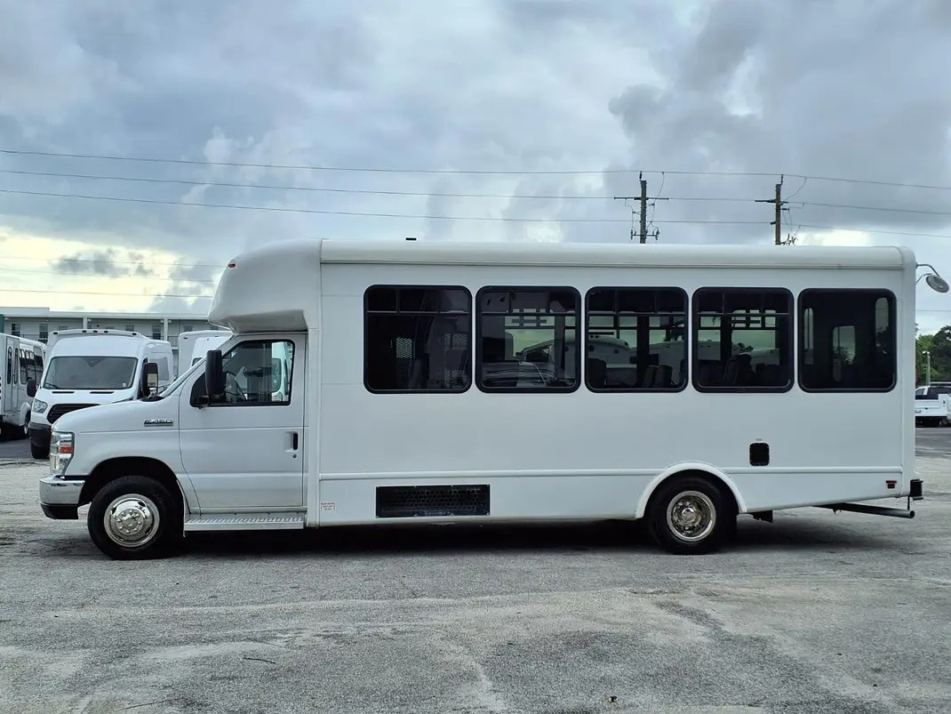 Well-Maintained 2019 Ford E-450 21-Passenger Shuttle Bus