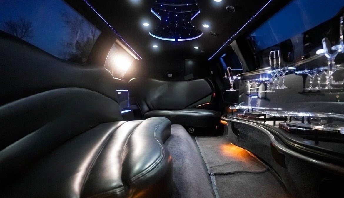 2007 Lincoln Town Car Stretch Limousine