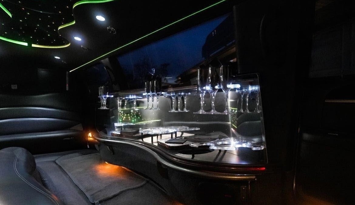 2007 Lincoln Town Car Stretch Limousine