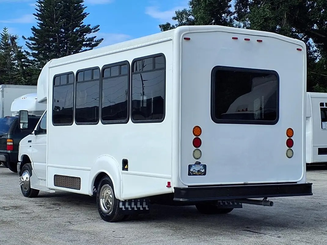2016 Ford E-350 11-Passenger Shuttle Bus with Wheelchair Lift
