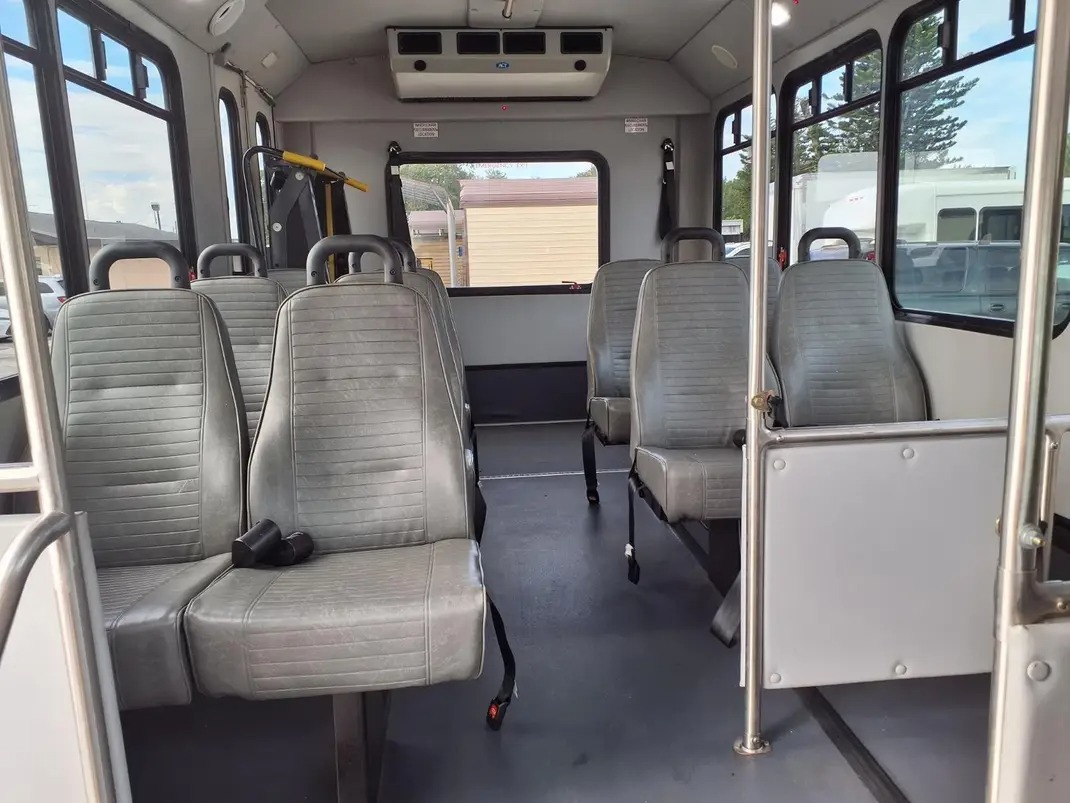 2016 Ford E-350 11-Passenger Shuttle Bus with Wheelchair Lift