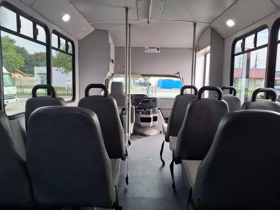 2016 Ford E-350 11-Passenger Shuttle Bus with Wheelchair Lift