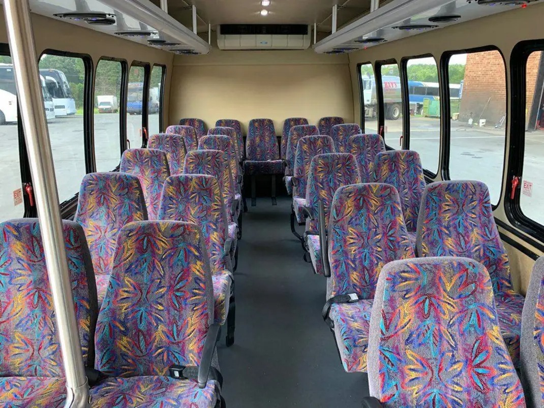2014 Ford F-550 Odyssey XL – Well-Equipped 25 Passenger Bus