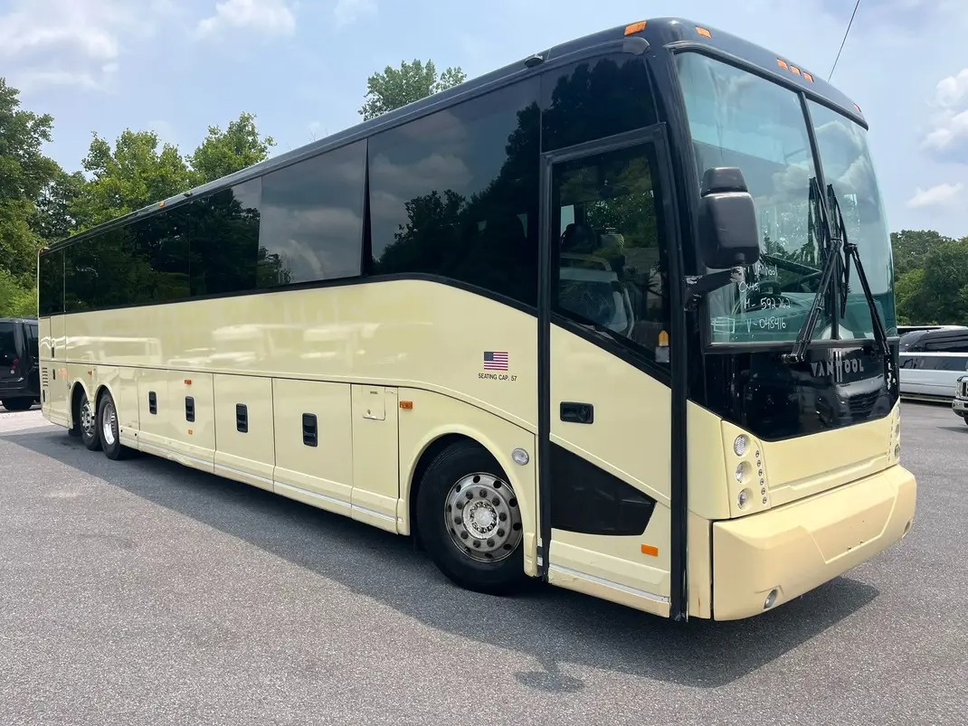 2015 Van Hool CX45 – Reliable 56-Passenger Diesel Coach