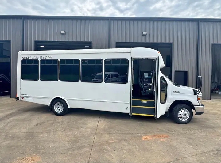 2018 Ford E-450 Shuttle Bus