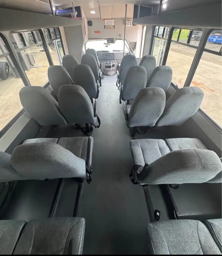 2018 Ford E-450 Shuttle Bus