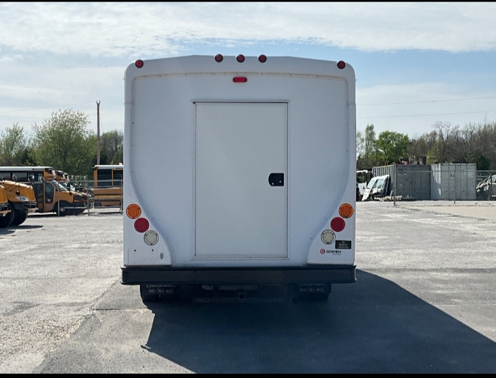 2016 Ford E-450 Shuttle Bus