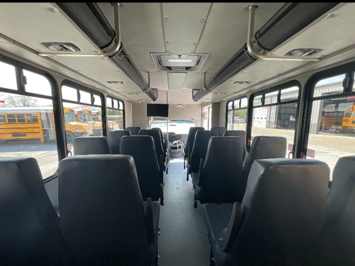 2016 Ford E-450 Shuttle Bus