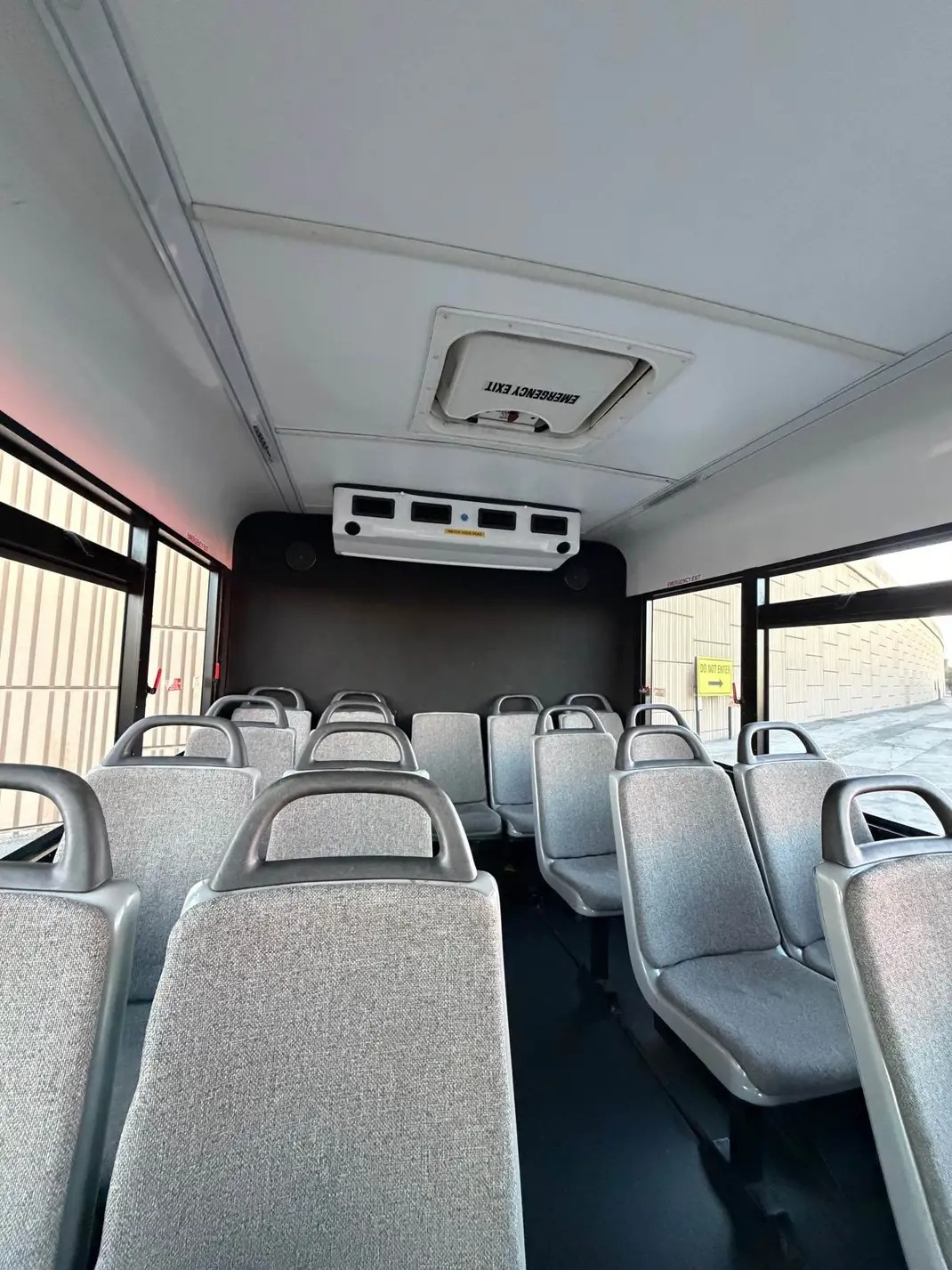 Reliable 2016 Ford E-450 25-Passenger Shuttle Bus