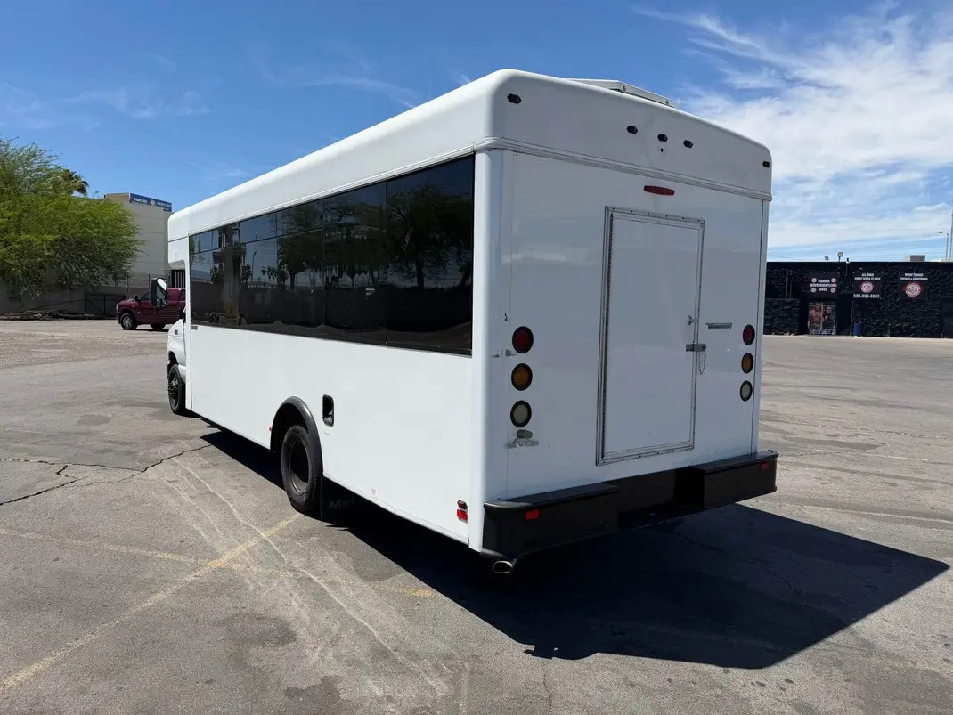 Reliable 2017 Ford E-450 25-Passenger Shuttle Bus