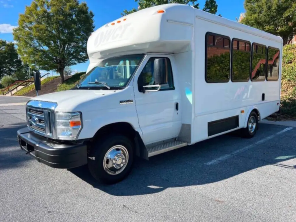 2019 Ford Econoline Shuttle Bus