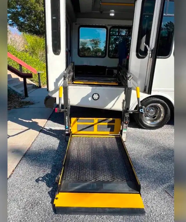 2019 Ford Econoline Shuttle Bus