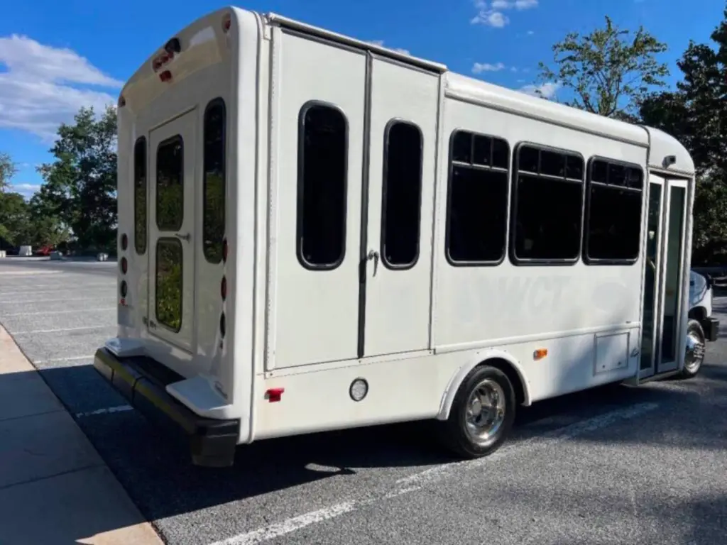 2019 Ford Econoline Shuttle Bus