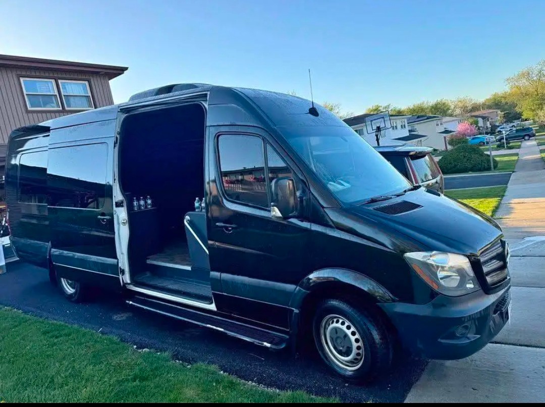 Premium 2016 Mercedes-Benz 3500XD Limo Sprinter