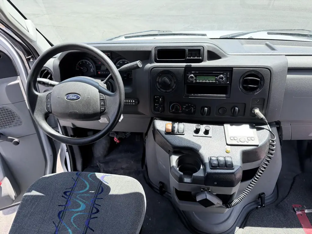 2016 Ford E-450 Econoline Shuttle Bus