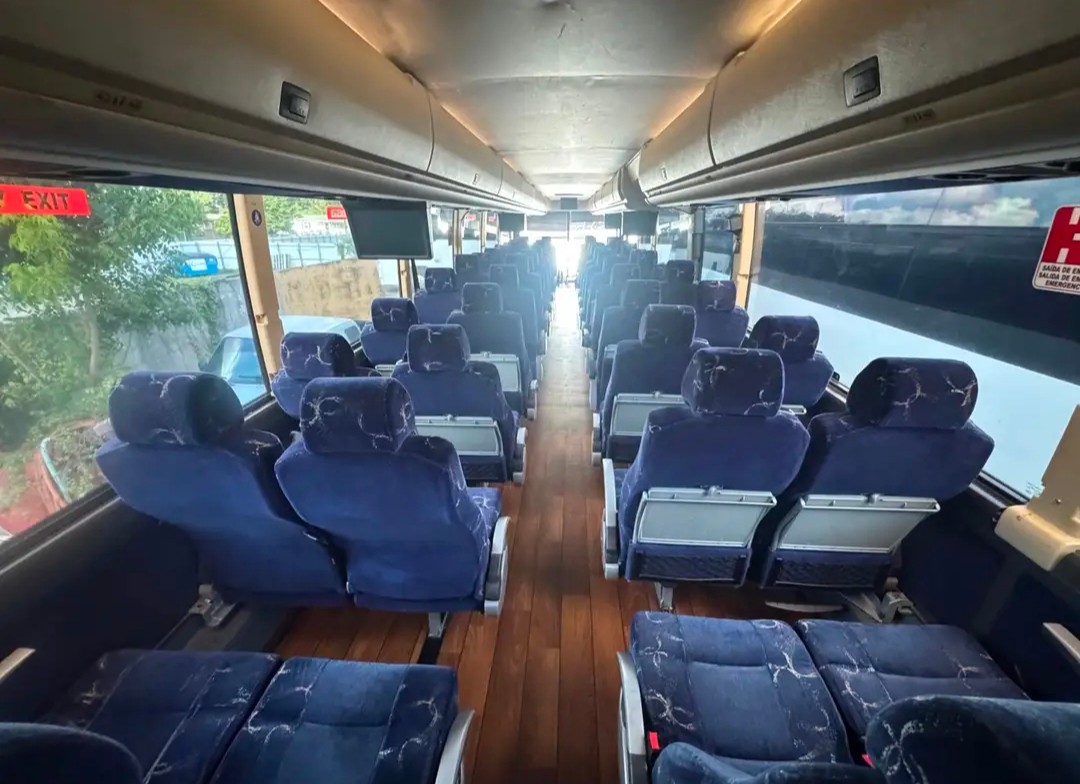 Premium 56-Passenger 2015 Prevost H3-45 Motorcoach