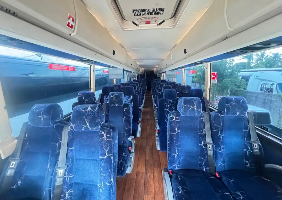 Premium 56-Passenger 2015 Prevost H3-45 Motorcoach