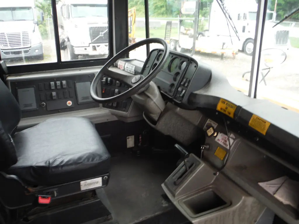Used 2001 Freightliner FS65 Bus