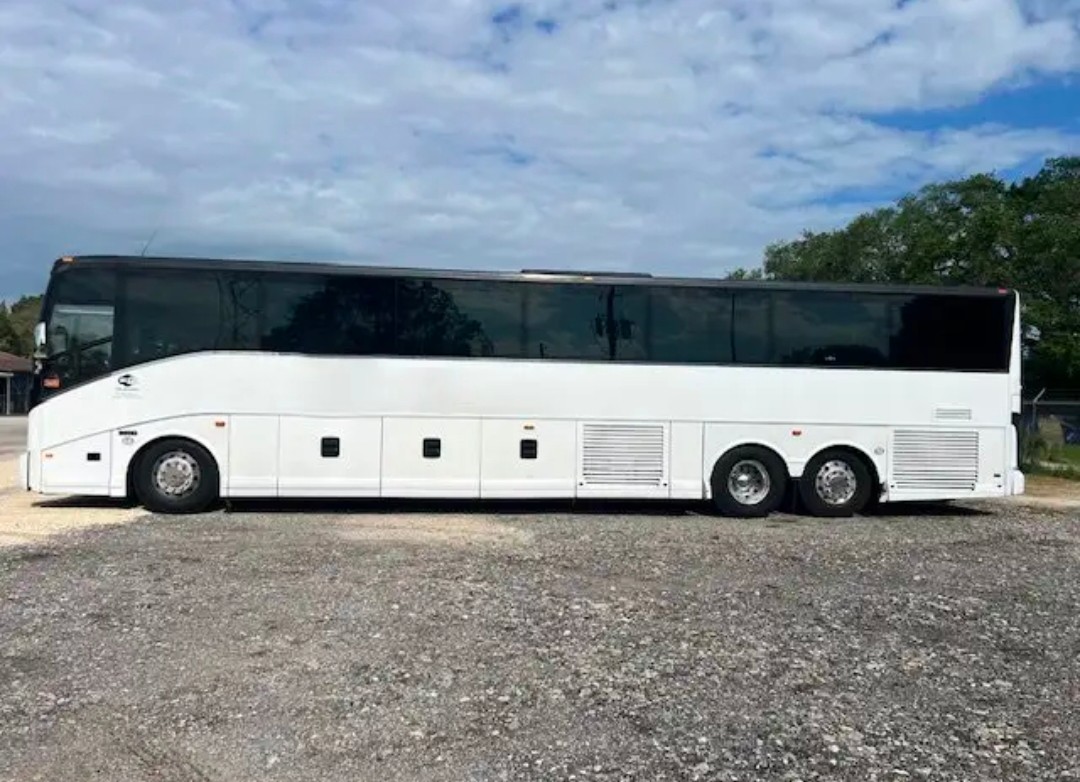 2017 Van Hool CX45 Coach – Detroit Diesel, Allison Transmission