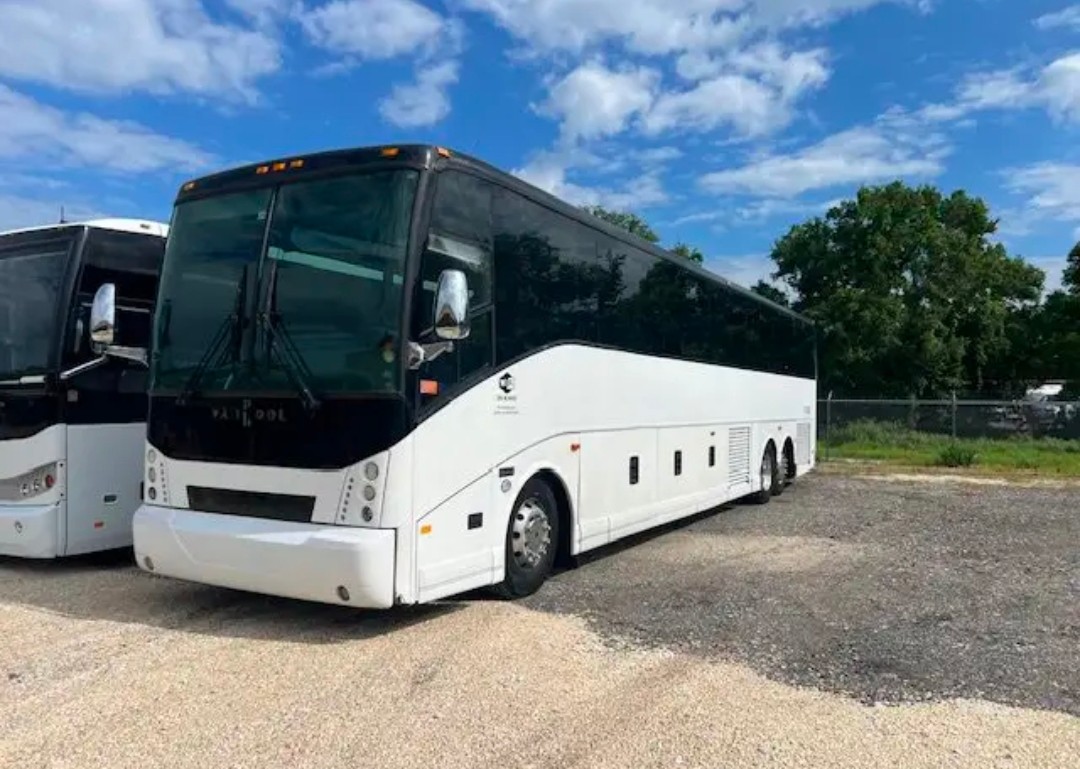 2017 Van Hool CX45 Coach – Detroit Diesel, Allison Transmission