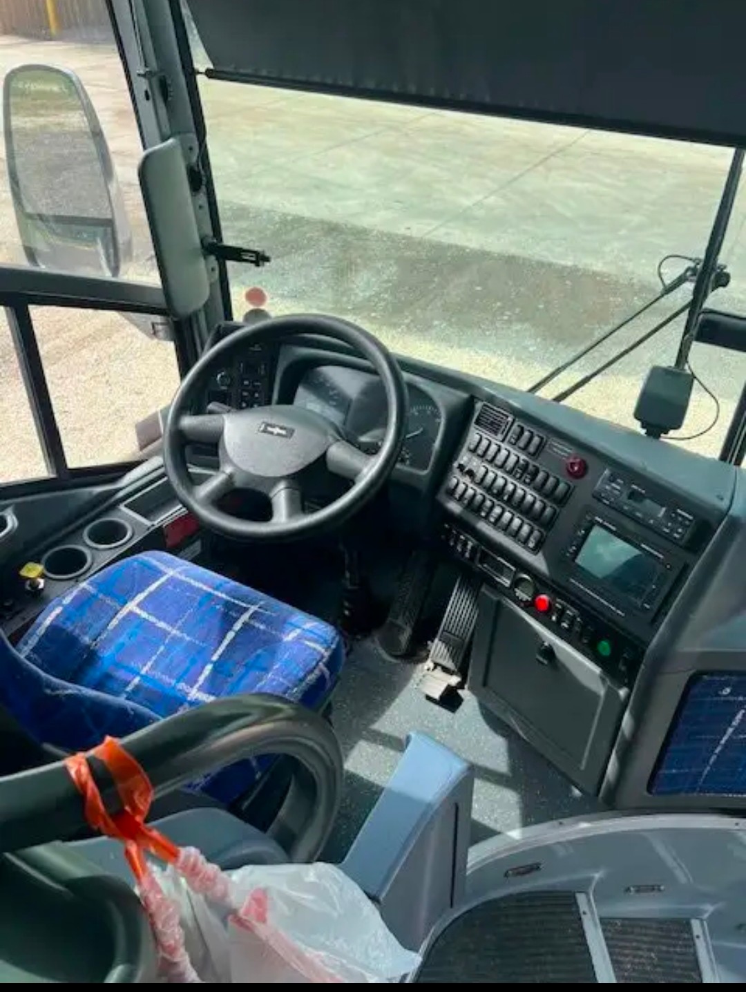 2017 Van Hool CX45 Coach – Detroit Diesel, Allison Transmission