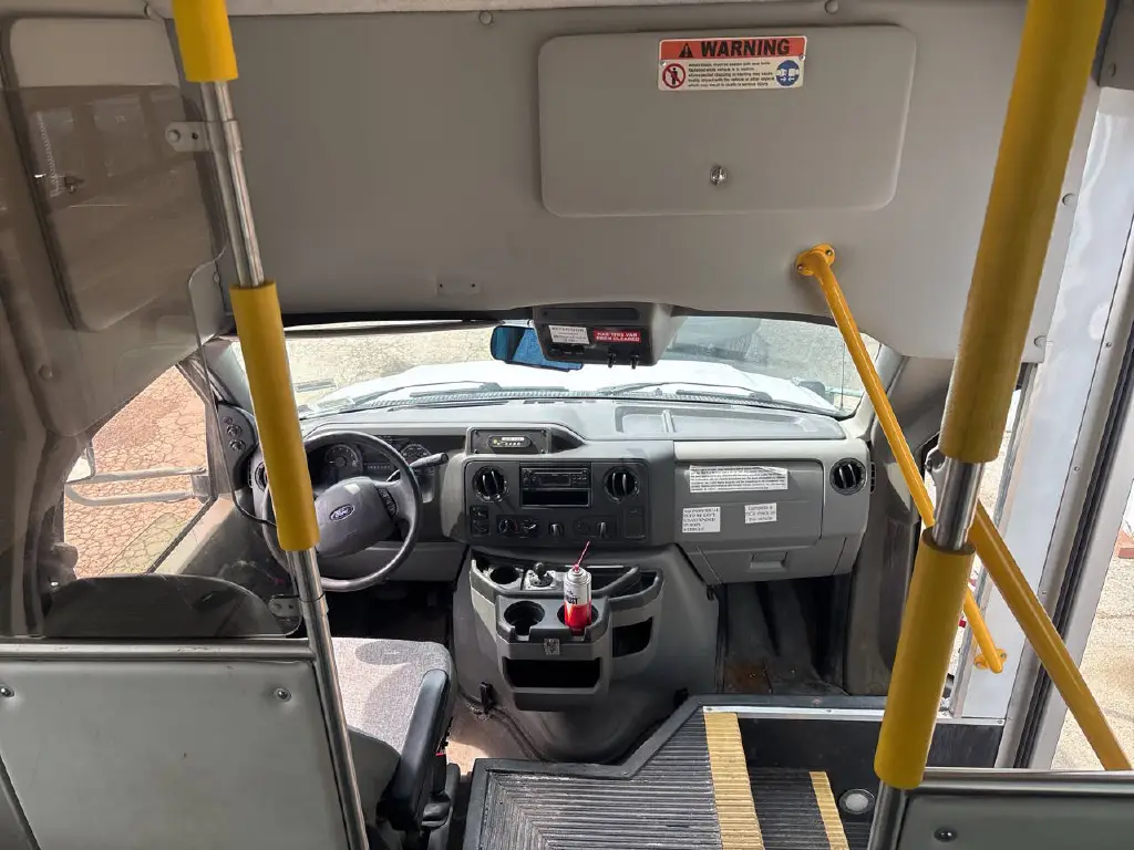 2019 Ford E-Series E-450 SD Minibus
