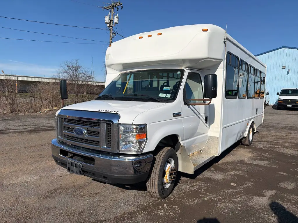2019 Ford E-Series E-450 SD Minibus