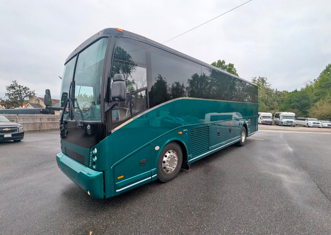 2017 Van Hool CX35 – Well-Maintained 38-Passenger Coach